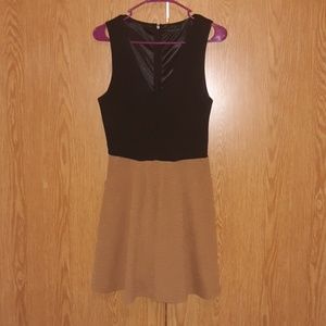 2 tone dress With Pockets!